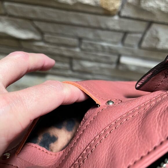 B. Makowsky Crossbody Bag Leather Mauve Pink - Picture 9 of 10